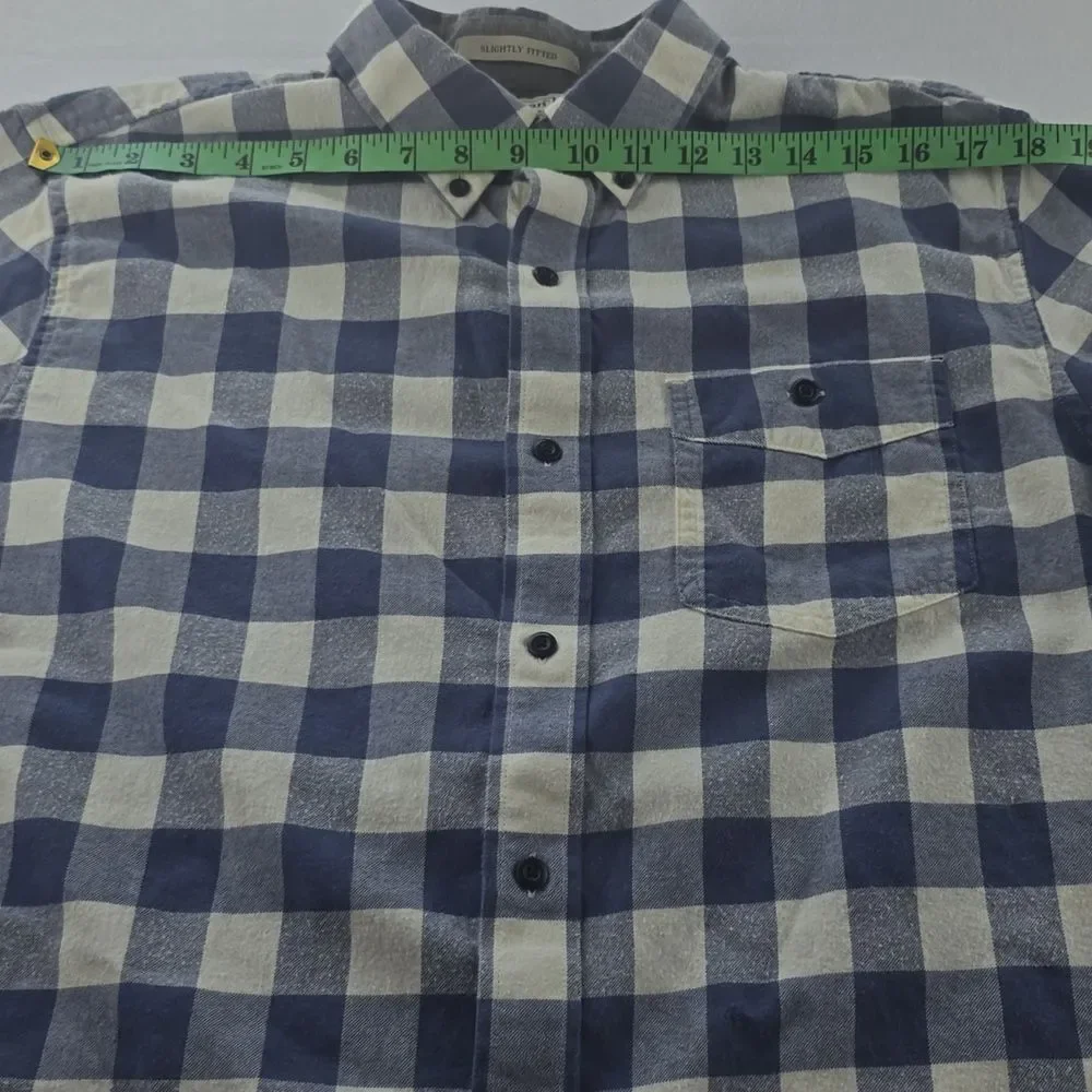 L.L.Bean Men's Comfort Stretch Chambray Shirt, Long-Sleeve Slightly Fitted Large
